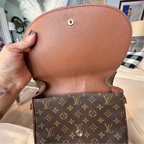 Louis Vuitton Monogram Saint Cloud GM Shoulder Bag - Picture 7 of 10
